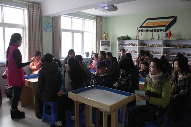 《成長(zhǎng)心連心》專(zhuān)家課堂，女主播娜娜姐姐現(xiàn)場(chǎng)主持