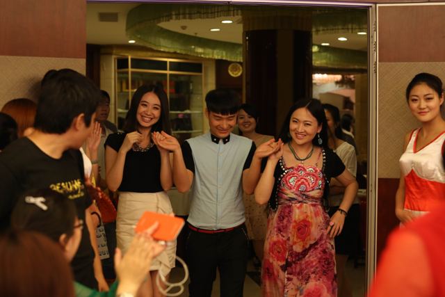 蔚藍、亞楠、安娜