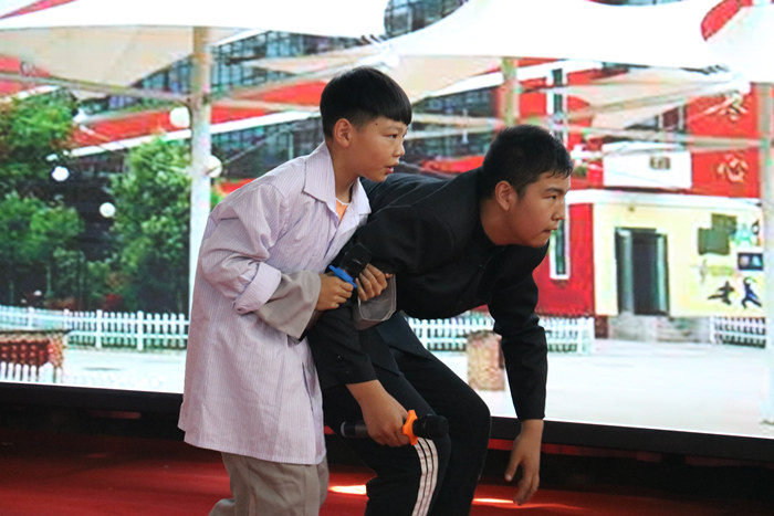  94中話劇團帶來精彩演出