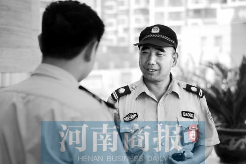 現(xiàn)在的劉阿春，在鄭州一家酒店當保安經(jīng)理