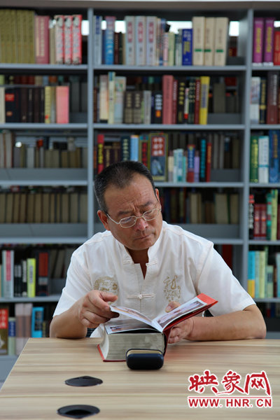 圖書館內巨大的存書量，能讓鄭州市民盡情感受閱讀的快樂。