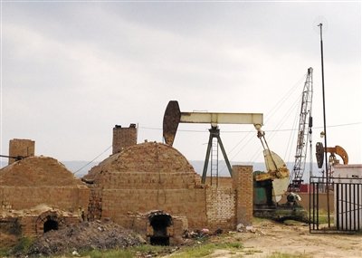 正在作業(yè)的揭蓋井，位于定邊縣紅柳溝鎮(zhèn)紅柳溝村。