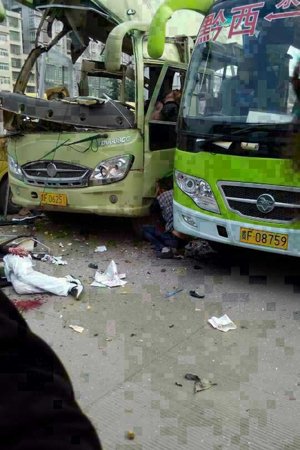 爆炸現(xiàn)場。圖片來自網(wǎng)絡(luò)