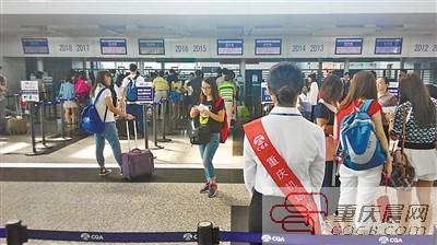 姑娘報(bào)案:我丟了5個(gè)蘋(píng)果 機(jī)場(chǎng)民警找了半天,原是5個(gè)紅富士 姑娘報(bào)案:我丟了5個(gè)蘋(píng)果 機(jī)場(chǎng)民警找了半天,原是5個(gè)紅富士