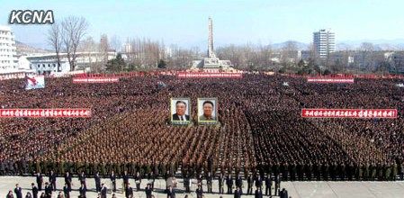 朝鮮民眾稱，朝鮮軍民“將在任意時(shí)期、對(duì)任意對(duì)象隨意實(shí)施無止境的正義打擊，一定實(shí)現(xiàn)民族的夙愿祖國統(tǒng)一大業(yè)”。