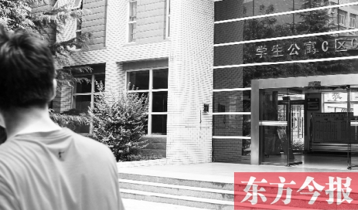 高校大學(xué)生當(dāng)“床東”出租宿舍床位 學(xué)校:發(fā)現(xiàn)將嚴(yán)查