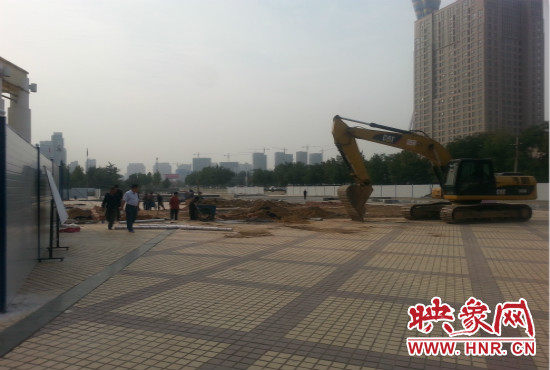 隴海路朝鳳路等三個(gè)站點(diǎn)已經(jīng)實(shí)施圍擋。