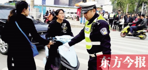 昨日，鄭州市交巡警“百日行動(dòng)”首日
