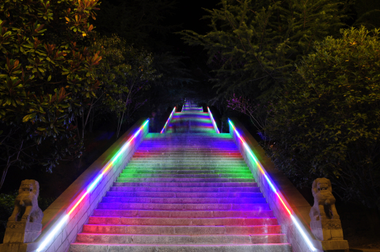 夢(mèng)幻新境界 浪漫雞冠洞 夢(mèng)幻新境界 浪漫雞冠洞