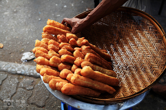 緬甸，繽紛的街邊平民小吃