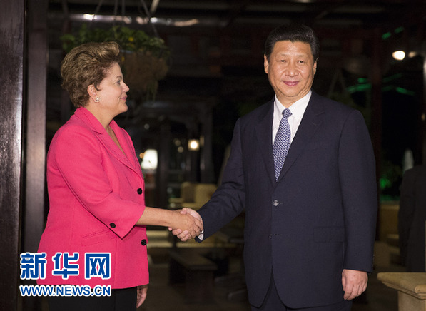 3月27日，國家主席習(xí)近平在南非德班會見巴西總統(tǒng)羅塞夫。新華社記者 蘭紅光 攝