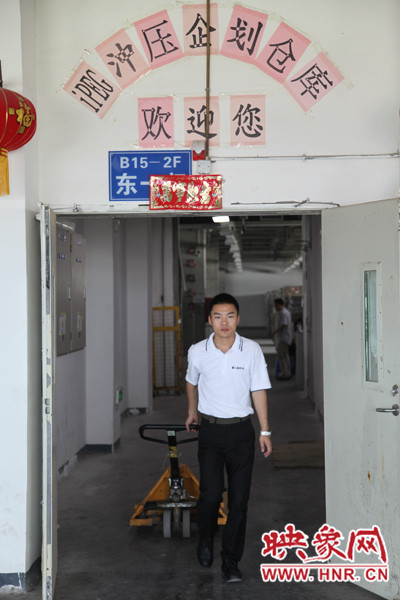 深入生產一線，真實體驗工友的生產環(huán)境