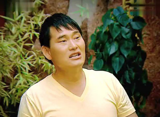 朱之文辛苦掙錢(qián) 兒子抽煙喝酒打架全不落 朱之文辛苦掙錢(qián) 兒子抽煙喝酒打架全不落