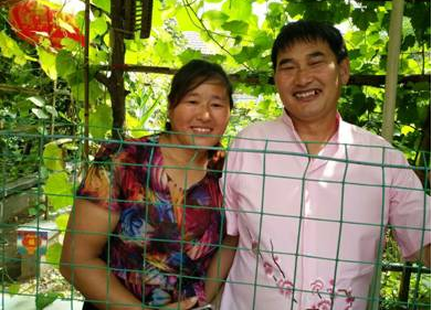 朱之文辛苦掙錢(qián) 兒子抽煙喝酒打架全不落 朱之文辛苦掙錢(qián) 兒子抽煙喝酒打架全不落