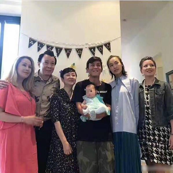 陳冠希女兒首曝光 陳冠希女友是誰(shuí)？秦舒培個(gè)人資料照片家庭背景