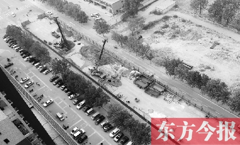 鄭州市隴海快速路建設已經(jīng)開工，昆侖路與華山路之間的道路已經(jīng)封閉