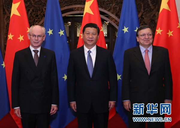 習(xí)近平會(huì)見(jiàn)歐洲理事會(huì)主席范龍佩和歐盟委員會(huì)主席巴羅佐。新華社記者 龐興雷 攝