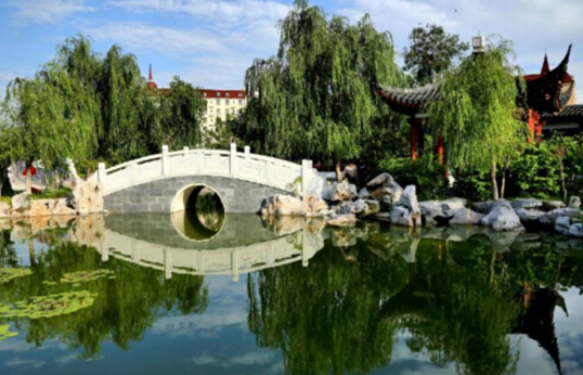 西亞斯國(guó)際學(xué)院校內(nèi)中國(guó)園