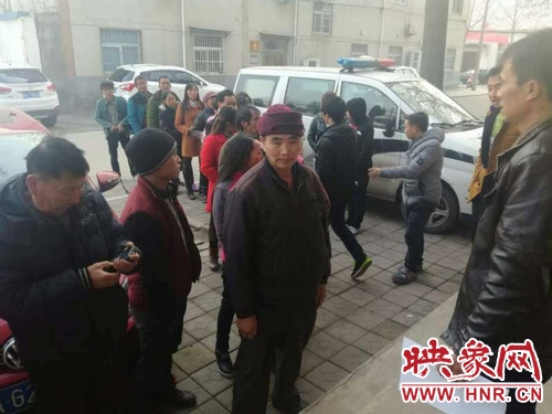 滎陽(yáng)78名貴州籍農(nóng)民工兄弟拿到工資回家啦！