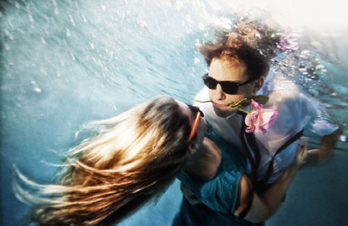 水下訂婚照成海外新潮流 水下訂婚照成海外新潮流