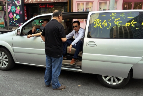 上海專車司機(jī)圍堵總部 上海專車司機(jī)圍堵總部