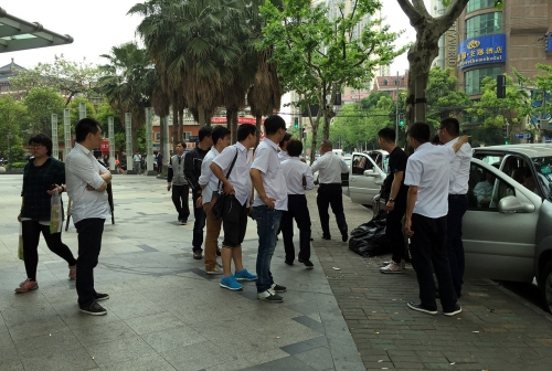 上海專車司機(jī)圍堵總部 上海專車司機(jī)圍堵總部