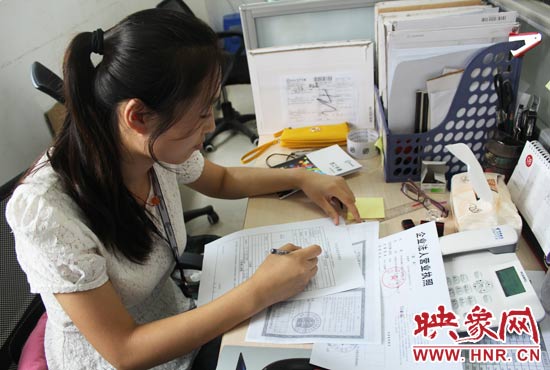 90后大學(xué)生體驗辦公文化