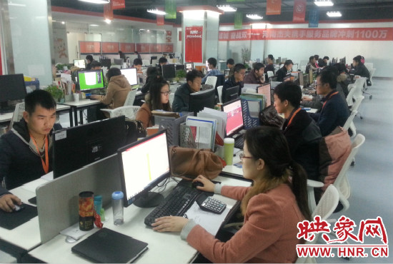 河南省電子商務產業(yè)園里，電商運營商河南杰夫成交3500萬元，其中淘寶河南館占了七成。