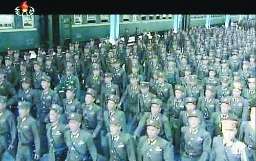 約2萬名朝鮮朝鮮人民軍基層軍官近日陸續(xù)抵達平壤，準備出席軍方大會。