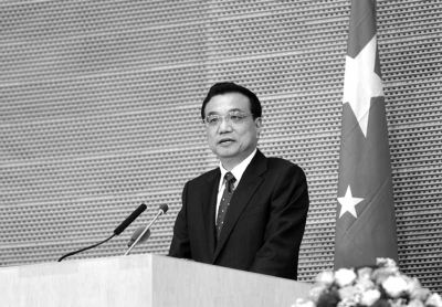 當(dāng)?shù)貢r間5月5日，國務(wù)院總理李克強在非盟會議中心發(fā)表演講。圖/中國政府網(wǎng)