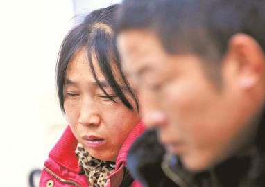 找不到女兒，小王的父母?jìng)碾y過(guò)。
