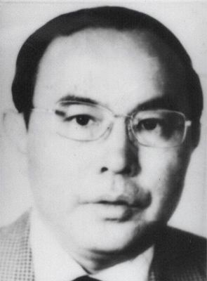胡玉興 現(xiàn)年59歲，外逃前任山西省太原市住房制度改革辦公室主任，2002年7月逃往澳大利亞或新西蘭。