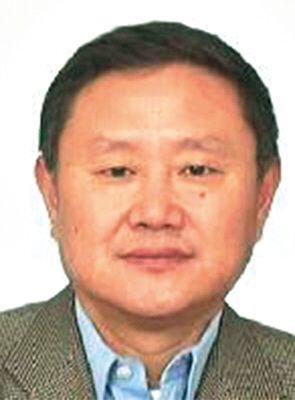 胡奉憲 現(xiàn)年60歲，外逃前任四川韻律實(shí)業(yè)發(fā)展公司總經(jīng)理、董事長，2009年11月逃往美國或澳大利亞。