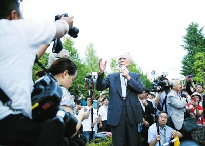 23日，91歲的日本前首相村山富市在東京街頭演講，反對日本政府強(qiáng)行推進(jìn)安保法案。
