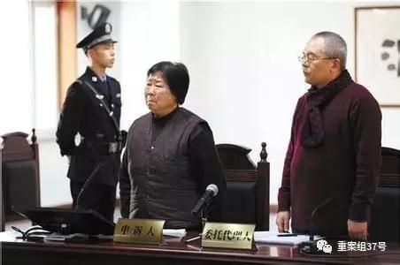 聶樹斌母親張煥枝聽取聶樹斌無罪的判決結(jié)果。 新華社發(fā)