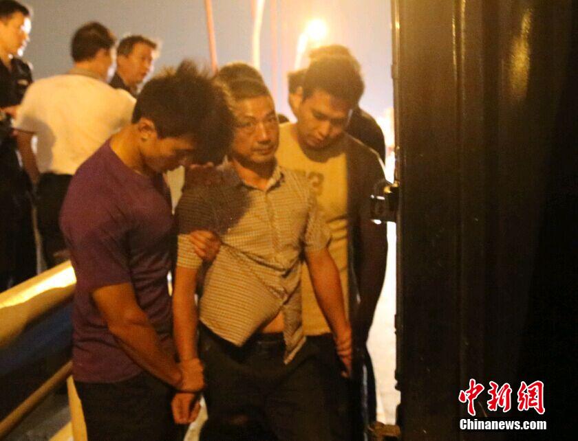 圖為劫持者被擒獲。