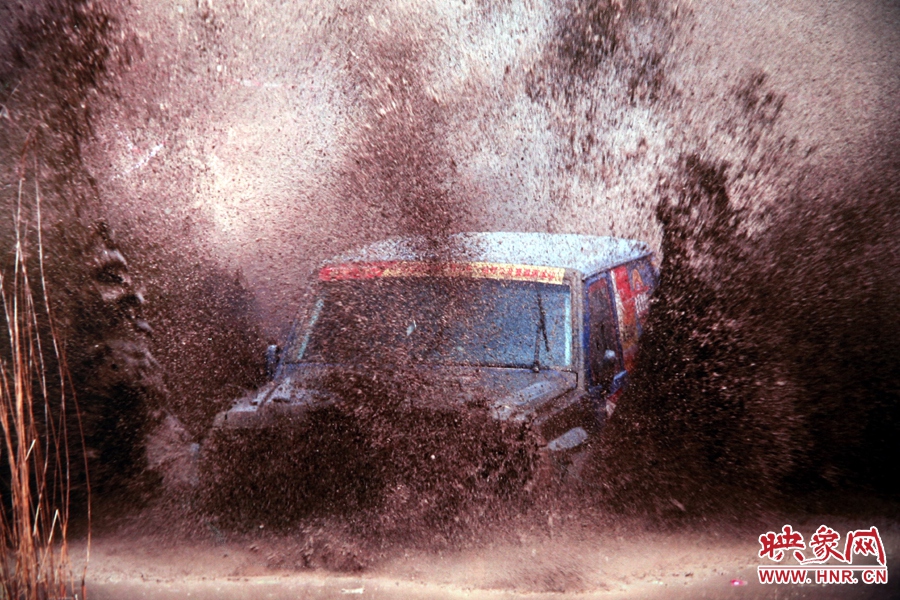 賽車的世界、更是男人的世界。圖為部分參展攝影作品。