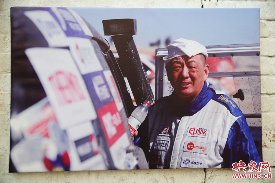 賽車的世界、更是男人的世界。圖為部分參展攝影作品。