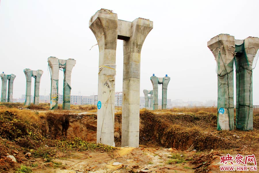 相關(guān)負(fù)責(zé)人也對(duì)外表示，投資15個(gè)億的項(xiàng)目，實(shí)際到賬的只有6000多萬(wàn)元，所以工程被迫停下。