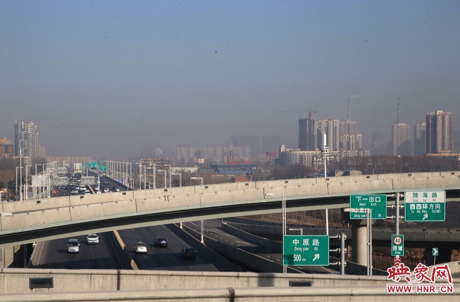 西三環(huán)與隴海高架立交出入口。