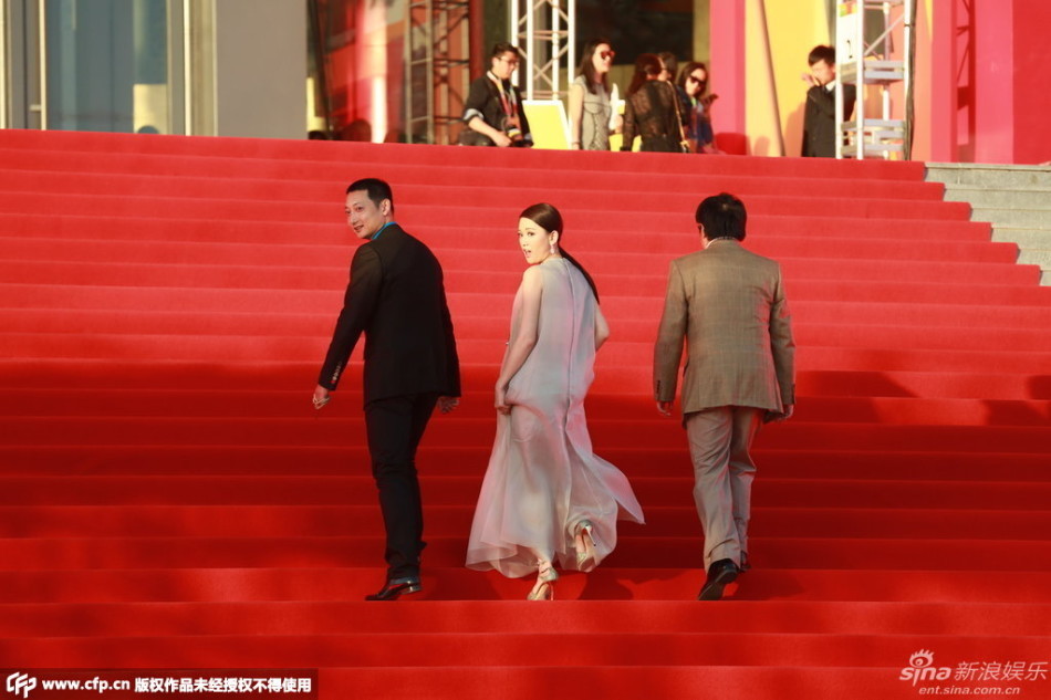 北影節(jié)閉幕豐胸美腿爭(zhēng)艷 新老女神齊來襲