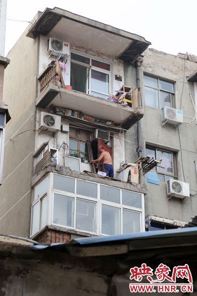 據(jù)了解，該棟房屋建造于1986年，距今已經(jīng)30年。