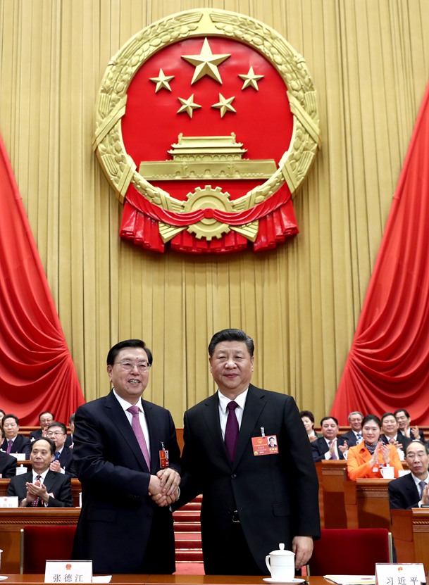 習(xí)近平當(dāng)選國家主席、中央軍委主席