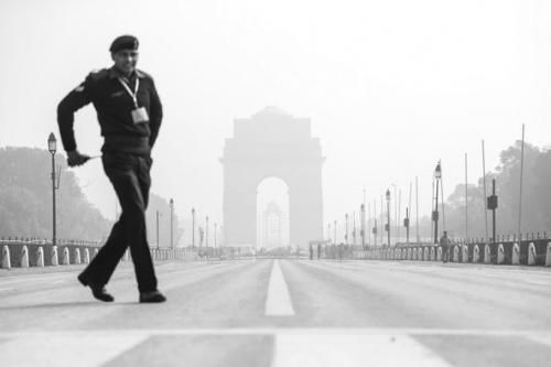 《紐約時(shí)報(bào)》網(wǎng)站27日配發(fā)的新德里1月某一天的霧霾照片。