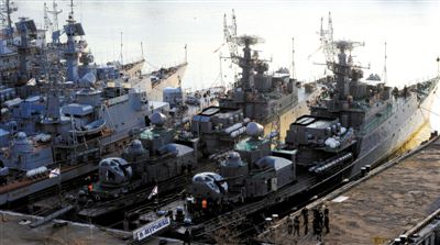 4月1日，?？吭诳死锩讈喨咚雇胁柕能娕?，其中也有烏克蘭海軍軍艦。
