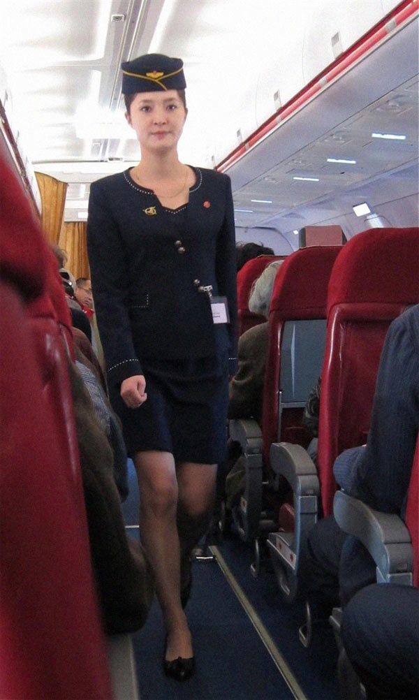 朝鮮領(lǐng)導(dǎo)人金正恩最近下令國(guó)營(yíng)高麗航空的女空服員改穿比較短、比較緊的裙子。