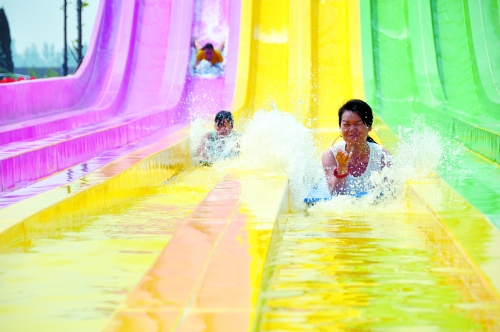 安陽天之瑤水上樂園學(xué)生免費玩，成人49元