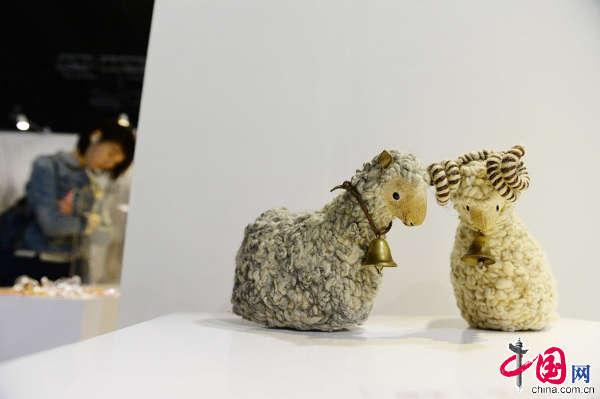 國內(nèi)首個(gè)失戀展亮相上海 女孩因失戀剪掉頭發(fā) 國內(nèi)首個(gè)失戀展亮相上海 女孩因失戀剪掉頭發(fā)