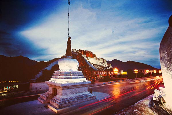 不要溫和地走進(jìn)那個良夜 因為夜太美！