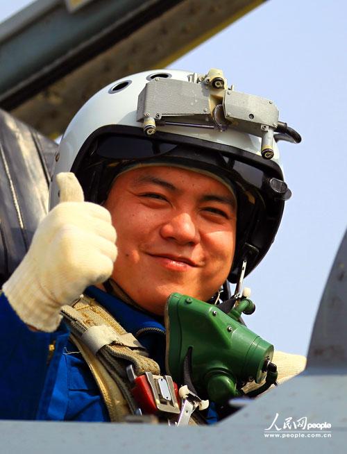 空軍一級飛行員喻亮